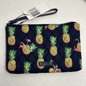 Vera Bradley Escapade Wristlet wallet/ handbag in Toucan Party inside pocket